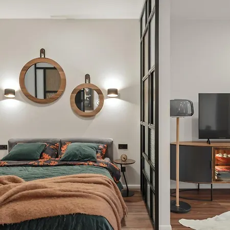 Ivis House - Stylish And Original In Old Town Apartment